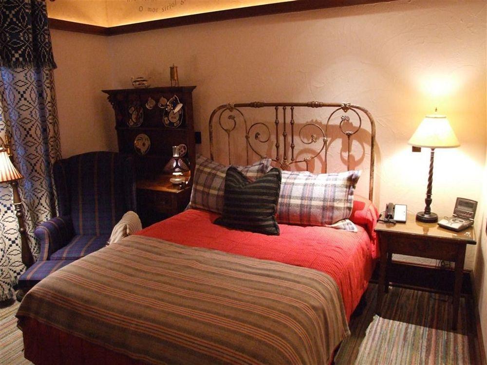 Hotel Pattee Perry Екстериор снимка